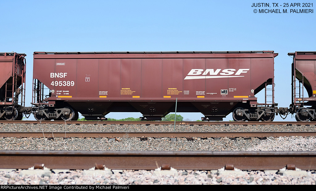 BNSF Covered Hopper 495389